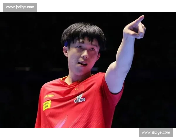 球迷现场助威声震云霄，运动员眼神坚定，全力以赴！