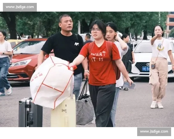 告别与新生！XX选手挥泪告别老东家，新征程充满未知！